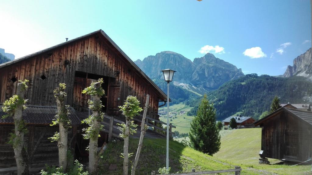 Pensione Valbona Corvara In Badia Exterior foto